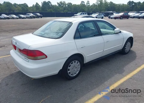 2001 Honda Accord 2.3 Lx from USA, damaged, VIN 1HGCG56401A058638